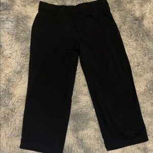 ♥️ Black Cropped Pants Size Small